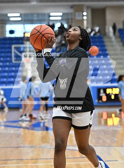Thumbnail 2 in Clark vs Harlan (UIL 6A Region 4 Regional Semifinal) photogallery.