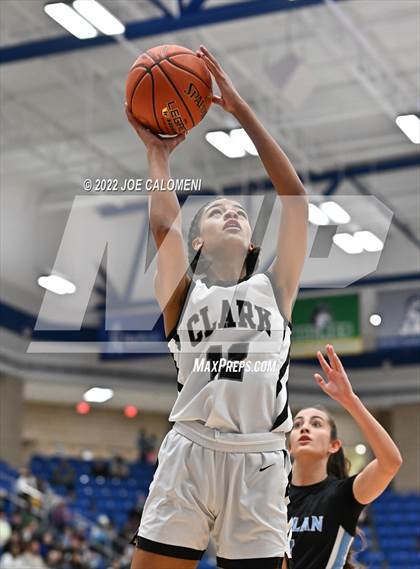 Thumbnail 1 in Clark vs Harlan (UIL 6A Region 4 Regional Semifinal) photogallery.