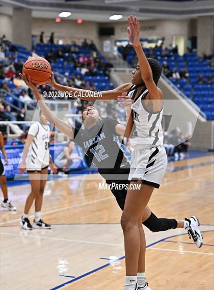 Thumbnail 2 in Clark vs Harlan (UIL 6A Region 4 Regional Semifinal) photogallery.