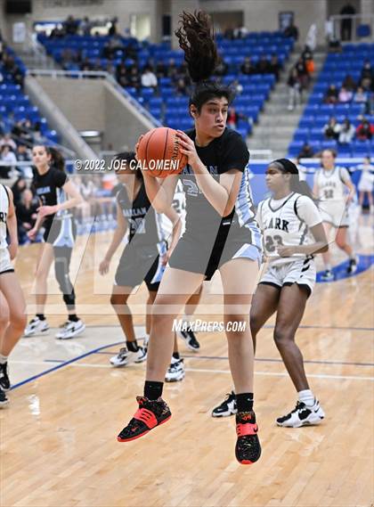 Thumbnail 2 in Clark vs Harlan (UIL 6A Region 4 Regional Semifinal) photogallery.