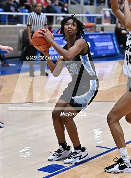 Thumbnail 2 in Clark vs Harlan (UIL 6A Region 4 Regional Semifinal) photogallery.