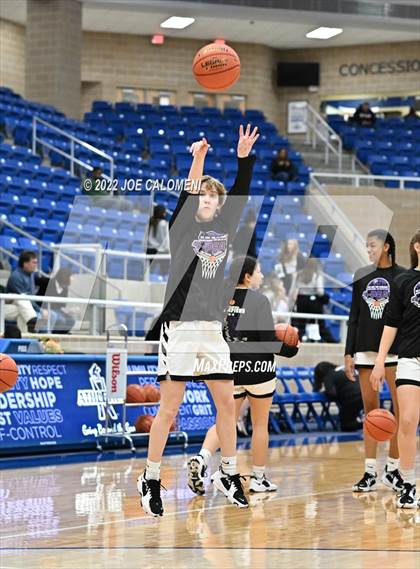 Thumbnail 2 in Clark vs Harlan (UIL 6A Region 4 Regional Semifinal) photogallery.