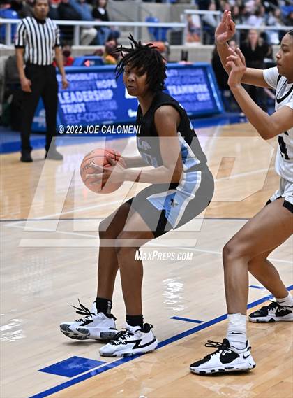 Thumbnail 3 in Clark vs Harlan (UIL 6A Region 4 Regional Semifinal) photogallery.