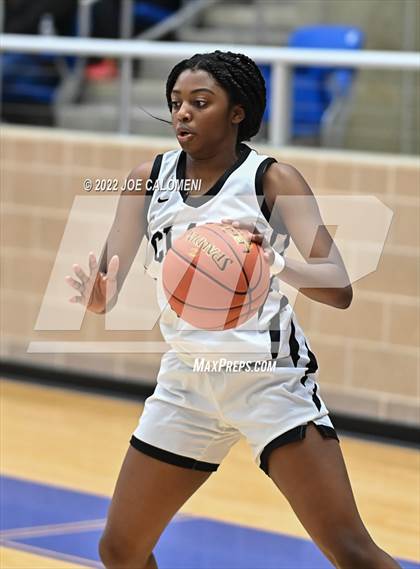 Thumbnail 3 in Clark vs Harlan (UIL 6A Region 4 Regional Semifinal) photogallery.