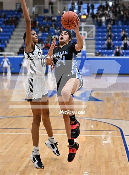 Thumbnail 2 in Clark vs Harlan (UIL 6A Region 4 Regional Semifinal) photogallery.