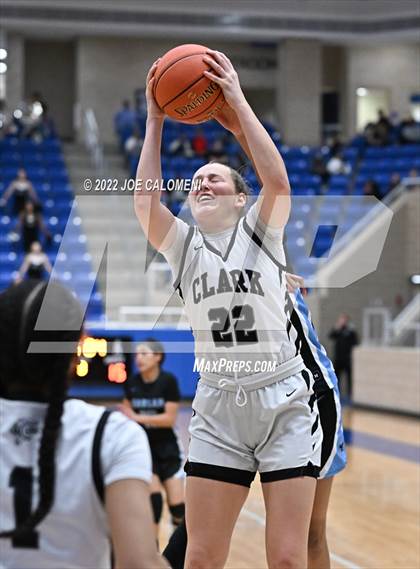 Thumbnail 3 in Clark vs Harlan (UIL 6A Region 4 Regional Semifinal) photogallery.