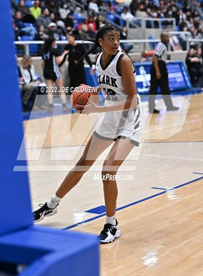 Thumbnail 1 in Clark vs Harlan (UIL 6A Region 4 Regional Semifinal) photogallery.
