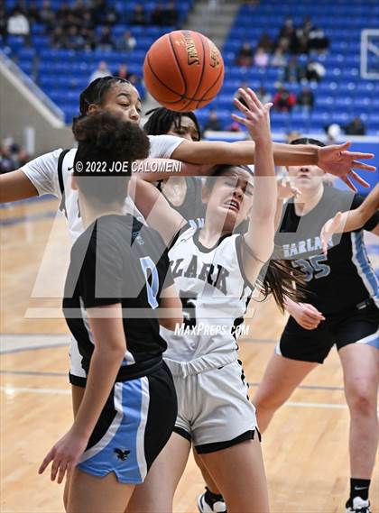 Thumbnail 3 in Clark vs Harlan (UIL 6A Region 4 Regional Semifinal) photogallery.