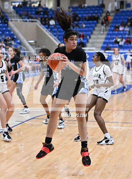 Thumbnail 3 in Clark vs Harlan (UIL 6A Region 4 Regional Semifinal) photogallery.