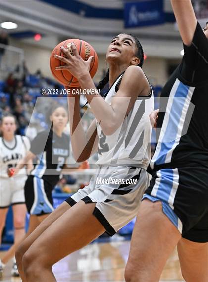 Thumbnail 3 in Clark vs Harlan (UIL 6A Region 4 Regional Semifinal) photogallery.