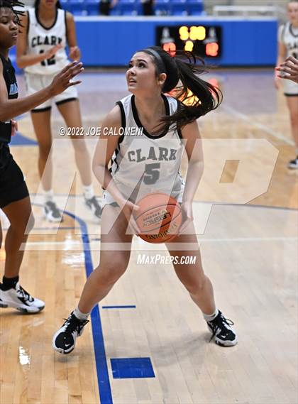 Thumbnail 2 in Clark vs Harlan (UIL 6A Region 4 Regional Semifinal) photogallery.