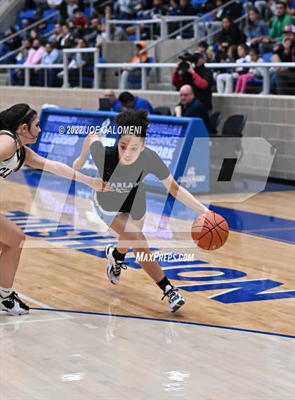 Thumbnail 3 in Clark vs Harlan (UIL 6A Region 4 Regional Semifinal) photogallery.