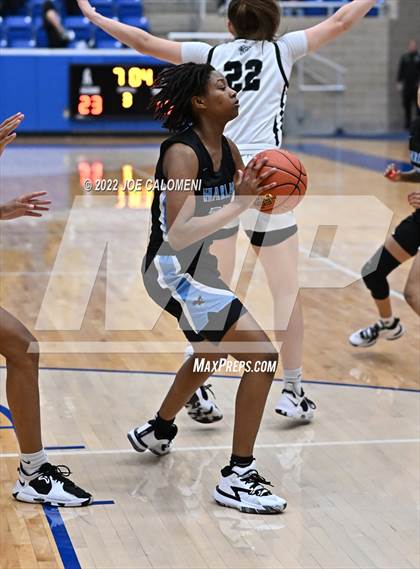 Thumbnail 1 in Clark vs Harlan (UIL 6A Region 4 Regional Semifinal) photogallery.