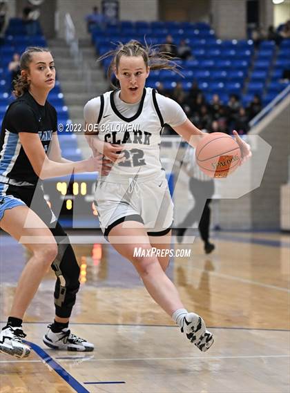 Thumbnail 3 in Clark vs Harlan (UIL 6A Region 4 Regional Semifinal) photogallery.