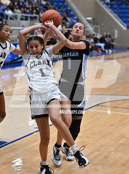 Thumbnail 3 in Clark vs Harlan (UIL 6A Region 4 Regional Semifinal) photogallery.