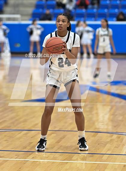 Thumbnail 2 in Clark vs Harlan (UIL 6A Region 4 Regional Semifinal) photogallery.