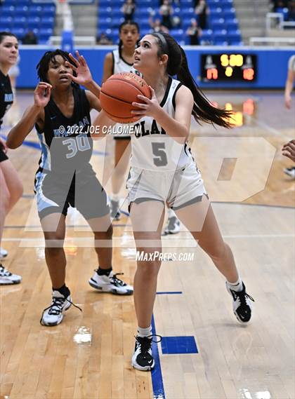 Thumbnail 1 in Clark vs Harlan (UIL 6A Region 4 Regional Semifinal) photogallery.
