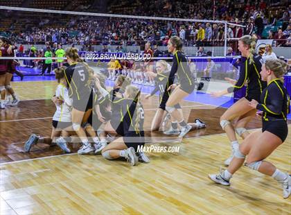 Thumbnail 2 in Windsor vs. Thompson Valley (CHSAA 4A State Championships Final) photogallery.