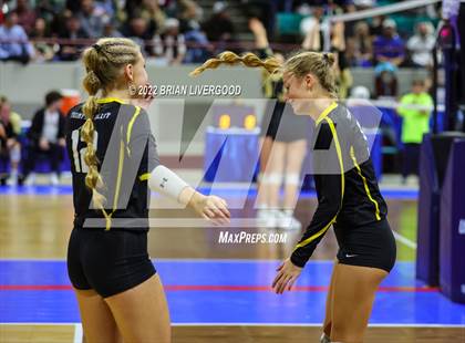 Thumbnail 3 in Windsor vs. Thompson Valley (CHSAA 4A State Championships Final) photogallery.