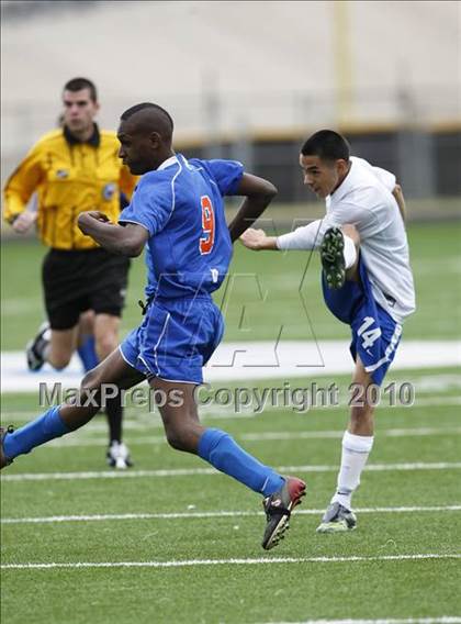 Thumbnail 3 in Grand Prairie vs. Bowie (Martin Invitational Soccer Tournament)) photogallery.
