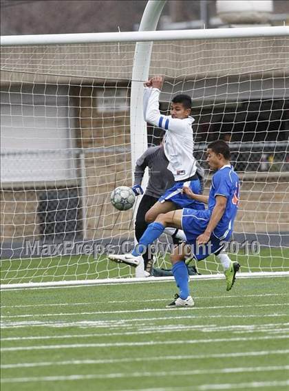 Thumbnail 2 in Grand Prairie vs. Bowie (Martin Invitational Soccer Tournament)) photogallery.