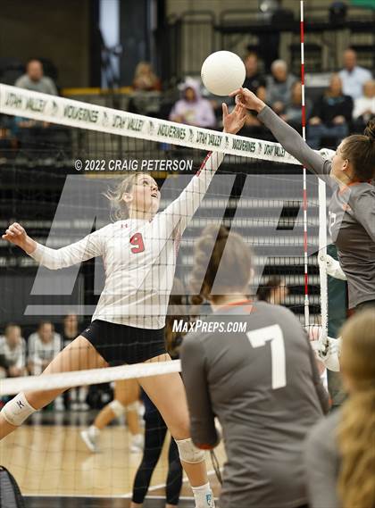 Thumbnail 2 in Weber vs. Skyridge (UHSAA 6A Quarterfinal) photogallery.