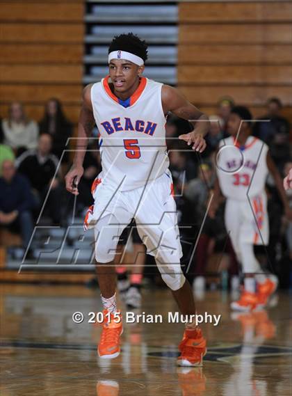 Thumbnail 3 in Rainier Beach vs. Oregon City (Les Schwab Invitational) photogallery.