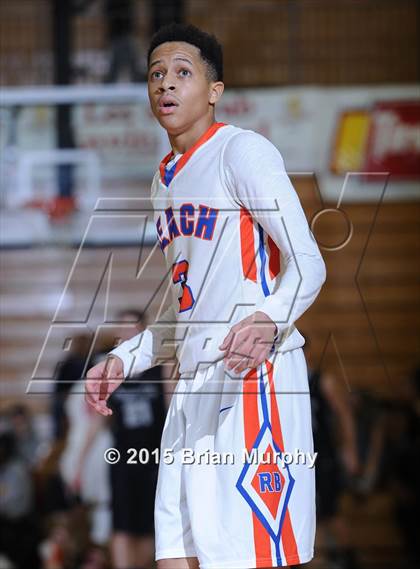 Thumbnail 1 in Rainier Beach vs. Oregon City (Les Schwab Invitational) photogallery.