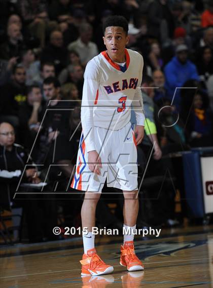 Thumbnail 1 in Rainier Beach vs. Oregon City (Les Schwab Invitational) photogallery.
