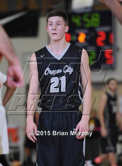 Thumbnail 3 in Rainier Beach vs. Oregon City (Les Schwab Invitational) photogallery.