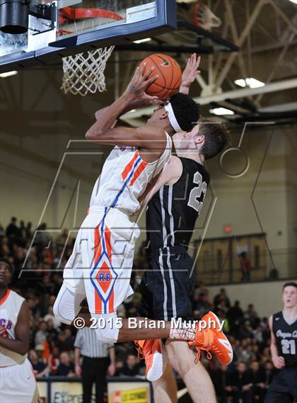 Thumbnail 2 in Rainier Beach vs. Oregon City (Les Schwab Invitational) photogallery.