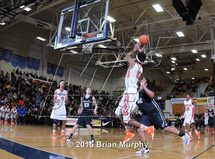 Thumbnail 1 in Rainier Beach vs. Oregon City (Les Schwab Invitational) photogallery.