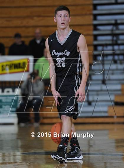 Thumbnail 1 in Rainier Beach vs. Oregon City (Les Schwab Invitational) photogallery.