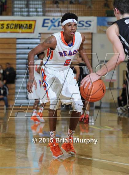Thumbnail 2 in Rainier Beach vs. Oregon City (Les Schwab Invitational) photogallery.