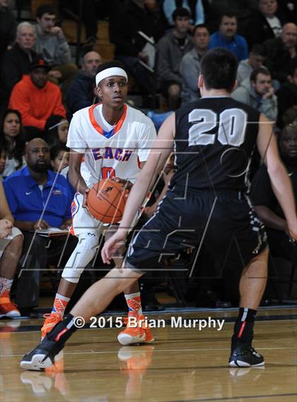 Thumbnail 3 in Rainier Beach vs. Oregon City (Les Schwab Invitational) photogallery.