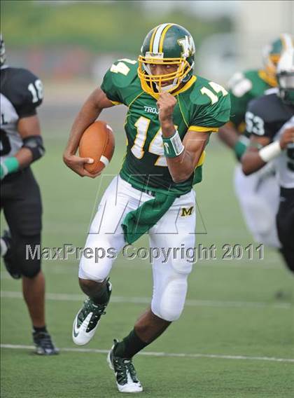 Thumbnail 1 in Madison vs. Central (Florida vs. Texas Football Showcase) photogallery.