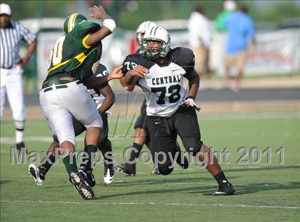 Thumbnail 3 in Madison vs. Central (Florida vs. Texas Football Showcase) photogallery.