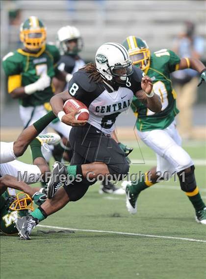 Thumbnail 1 in Madison vs. Central (Florida vs. Texas Football Showcase) photogallery.