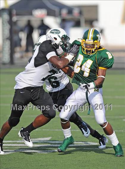 Thumbnail 3 in Madison vs. Central (Florida vs. Texas Football Showcase) photogallery.