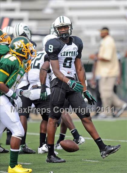 Thumbnail 2 in Madison vs. Central (Florida vs. Texas Football Showcase) photogallery.