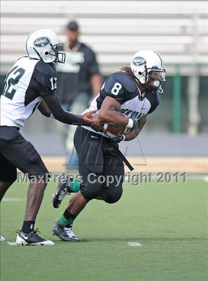 Thumbnail 2 in Madison vs. Central (Florida vs. Texas Football Showcase) photogallery.