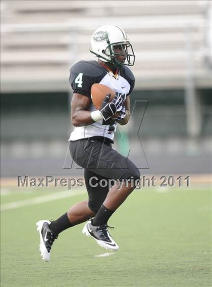 Thumbnail 3 in Madison vs. Central (Florida vs. Texas Football Showcase) photogallery.
