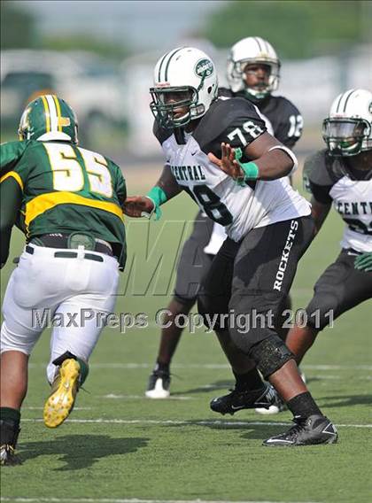 Thumbnail 1 in Madison vs. Central (Florida vs. Texas Football Showcase) photogallery.
