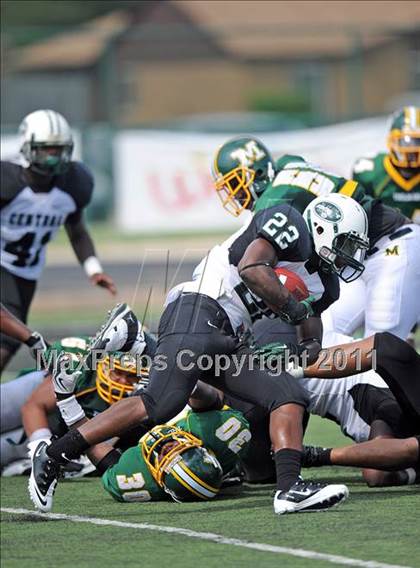 Thumbnail 2 in Madison vs. Central (Florida vs. Texas Football Showcase) photogallery.