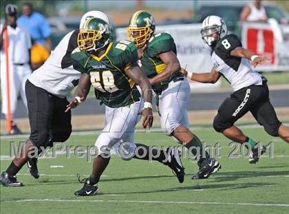 Thumbnail 2 in Madison vs. Central (Florida vs. Texas Football Showcase) photogallery.