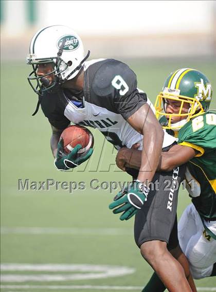 Thumbnail 1 in Madison vs. Central (Florida vs. Texas Football Showcase) photogallery.
