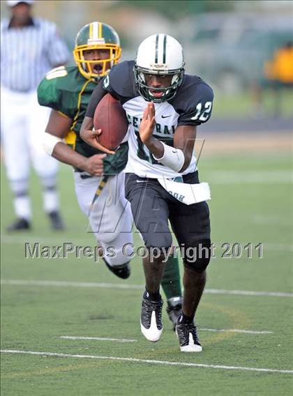 Thumbnail 2 in Madison vs. Central (Florida vs. Texas Football Showcase) photogallery.