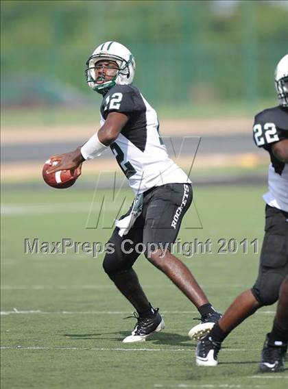 Thumbnail 2 in Madison vs. Central (Florida vs. Texas Football Showcase) photogallery.