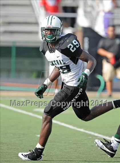 Thumbnail 2 in Madison vs. Central (Florida vs. Texas Football Showcase) photogallery.