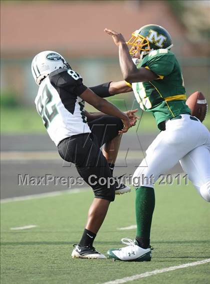 Thumbnail 2 in Madison vs. Central (Florida vs. Texas Football Showcase) photogallery.